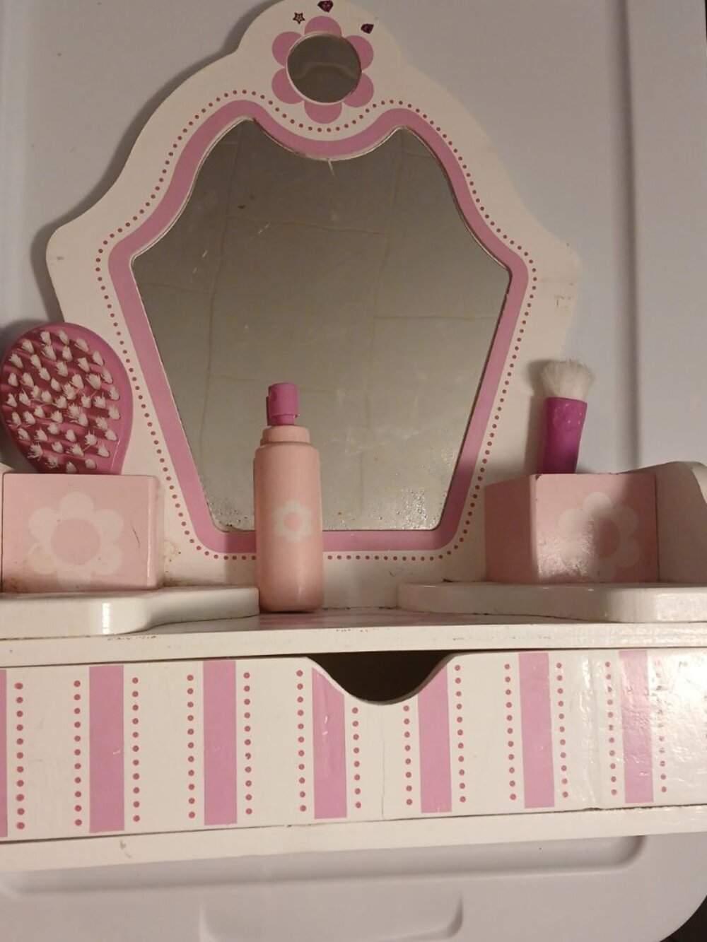 Melissa and Doug play wooden vanity